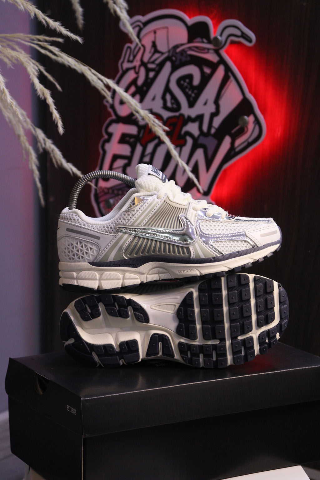 NIKE VOMERO 5