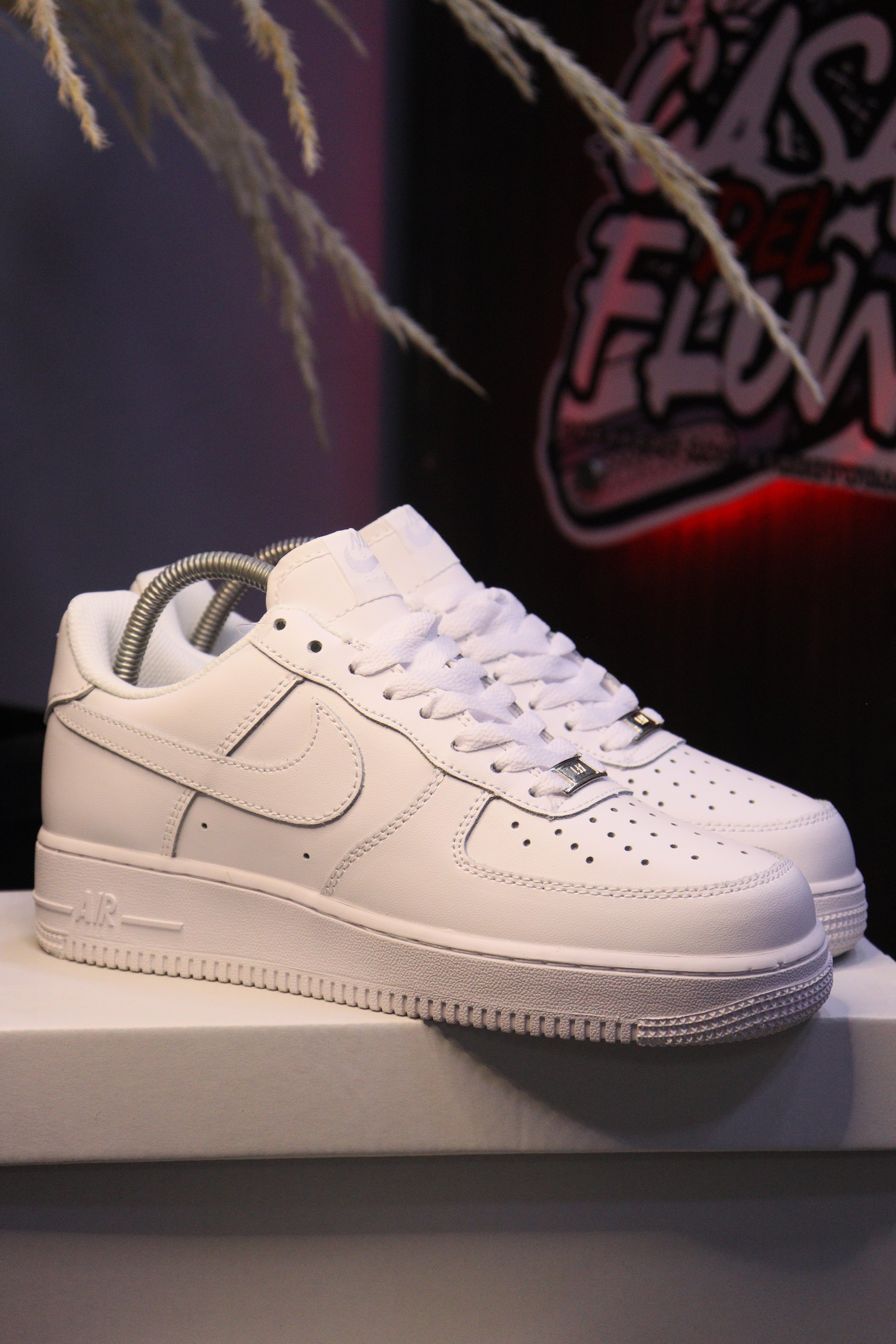 NIKE AIR FORCE ONE