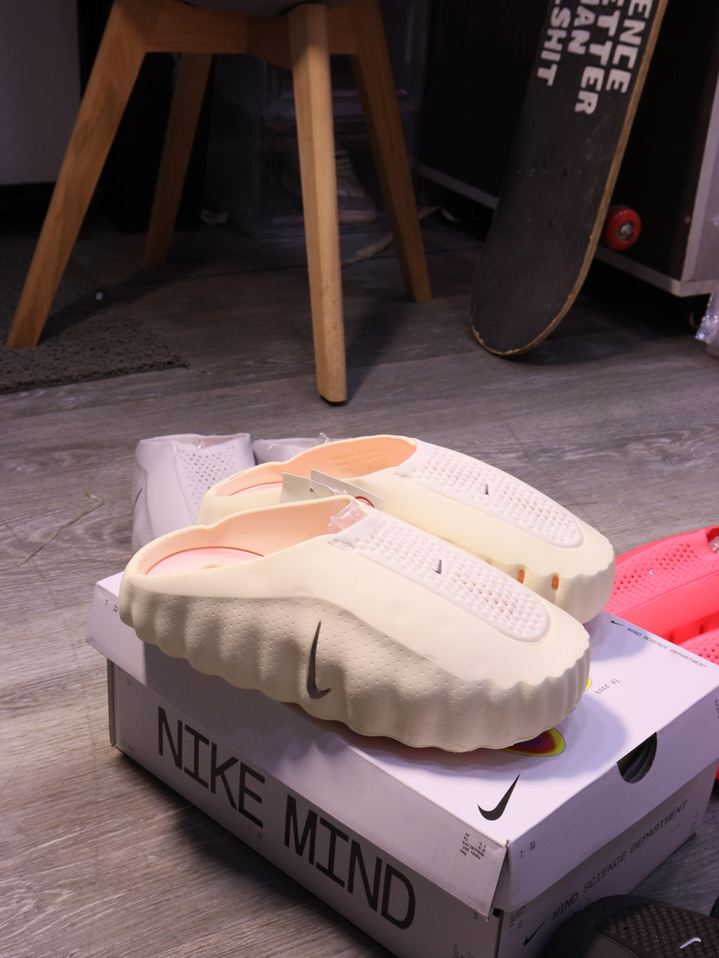 NIKE MIND 001