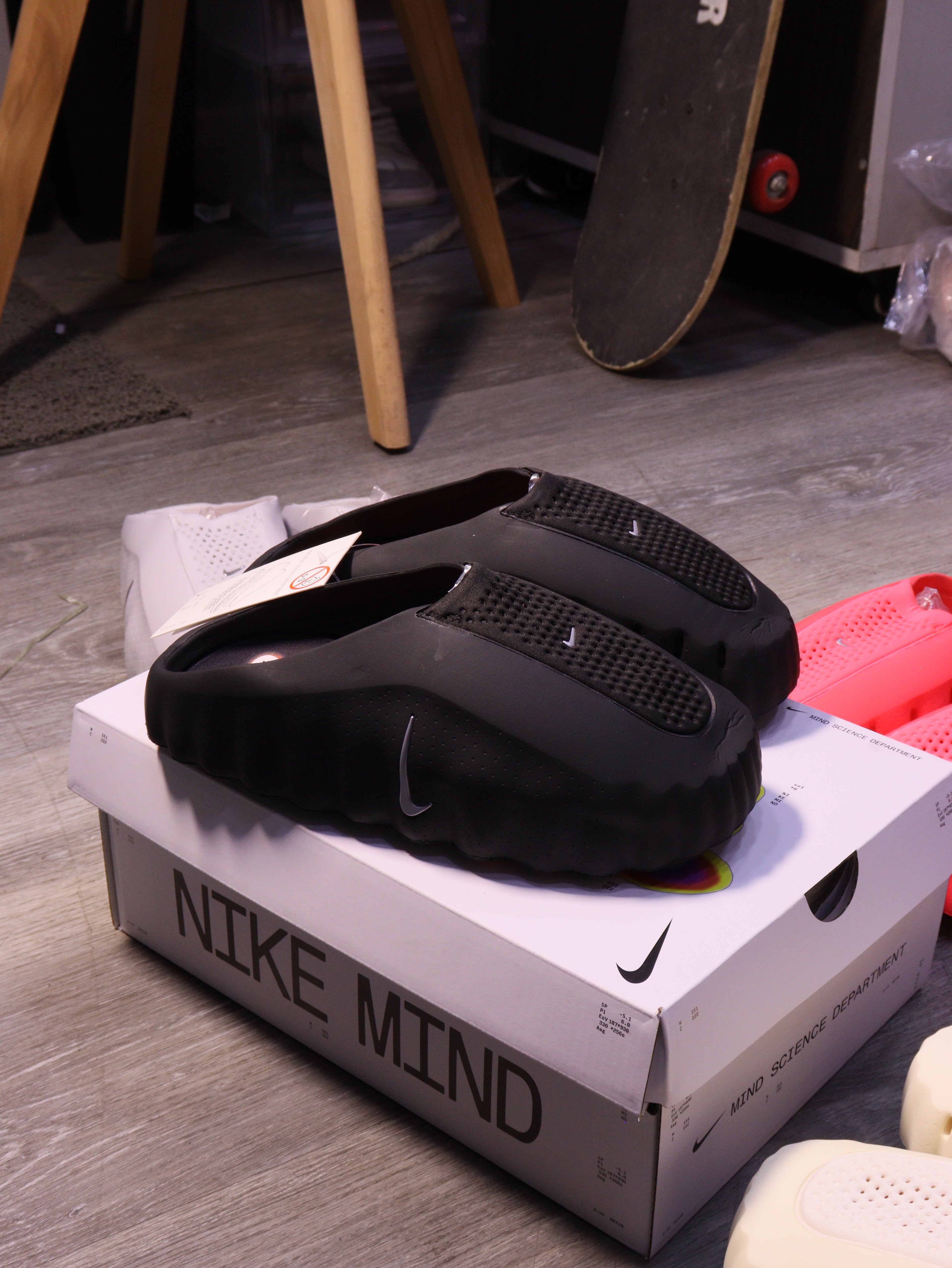 NIKE MIND 001