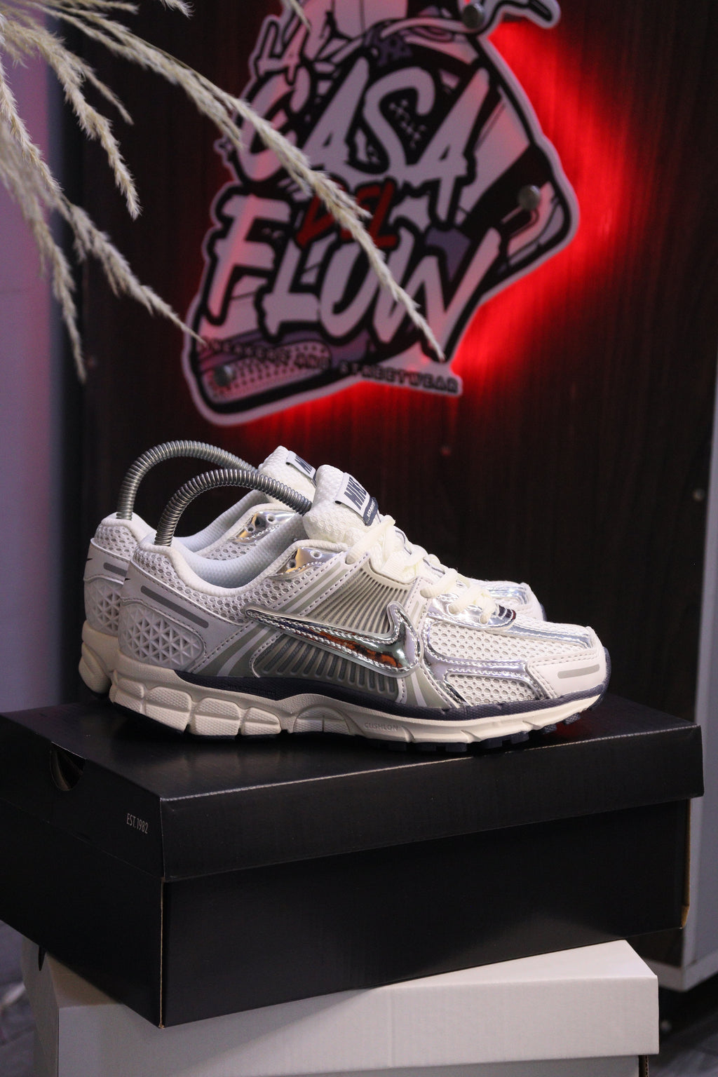 NIKE VOMERO 5