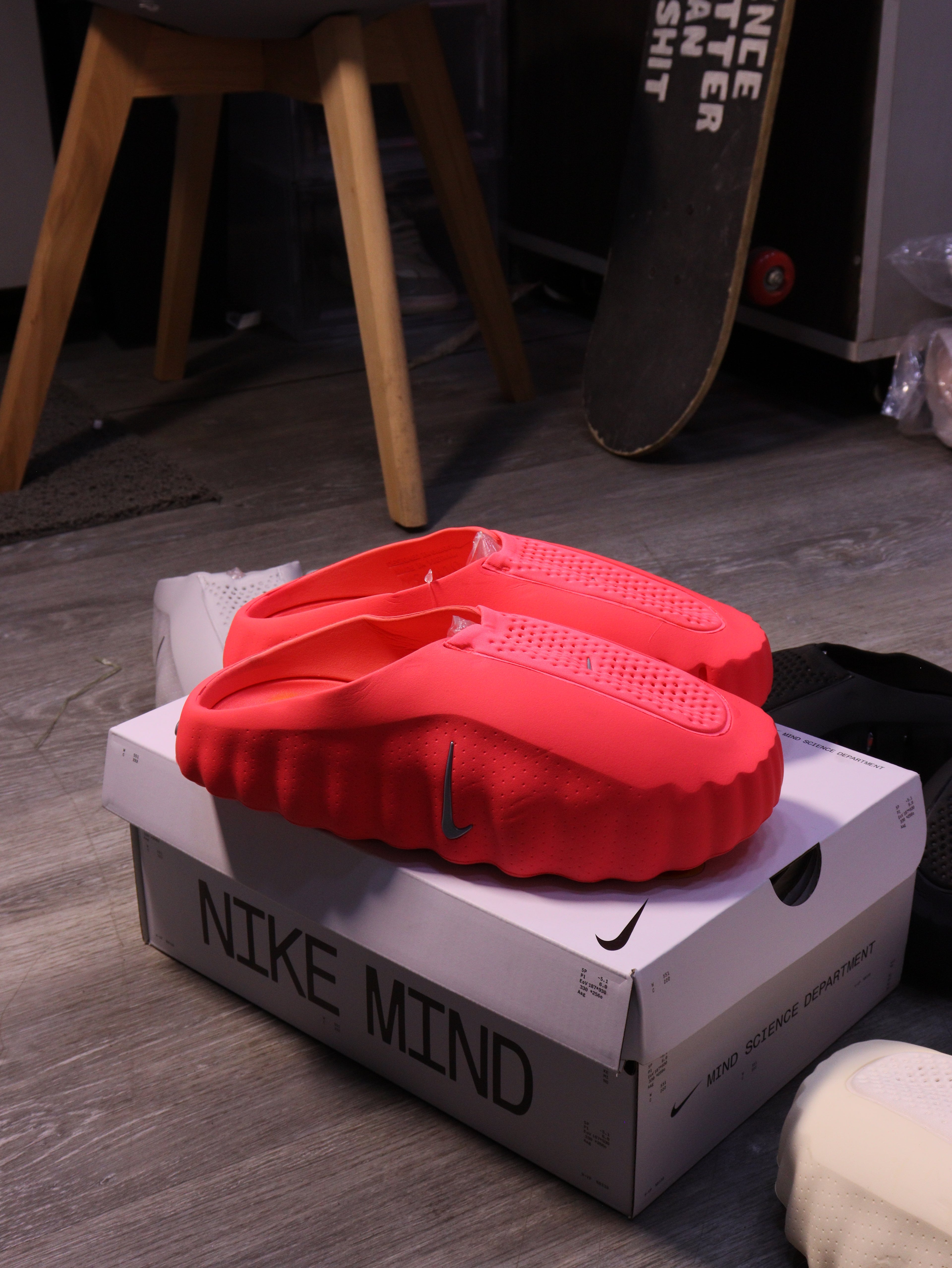 NIKE MIND 001
